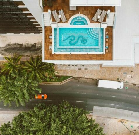 Building Impressive Commercial Pools