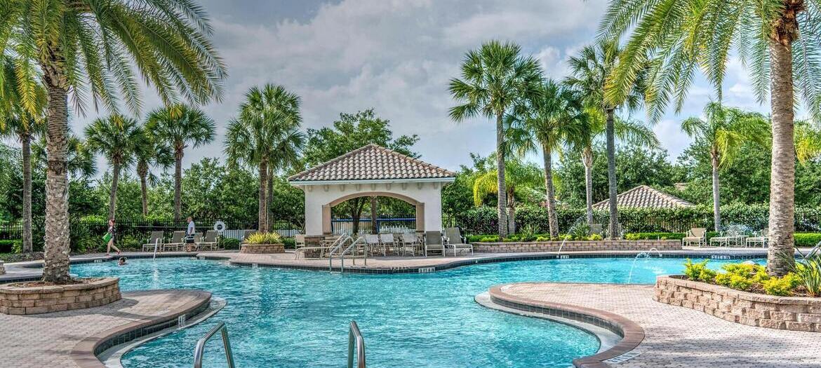 swimming pool maintenance services